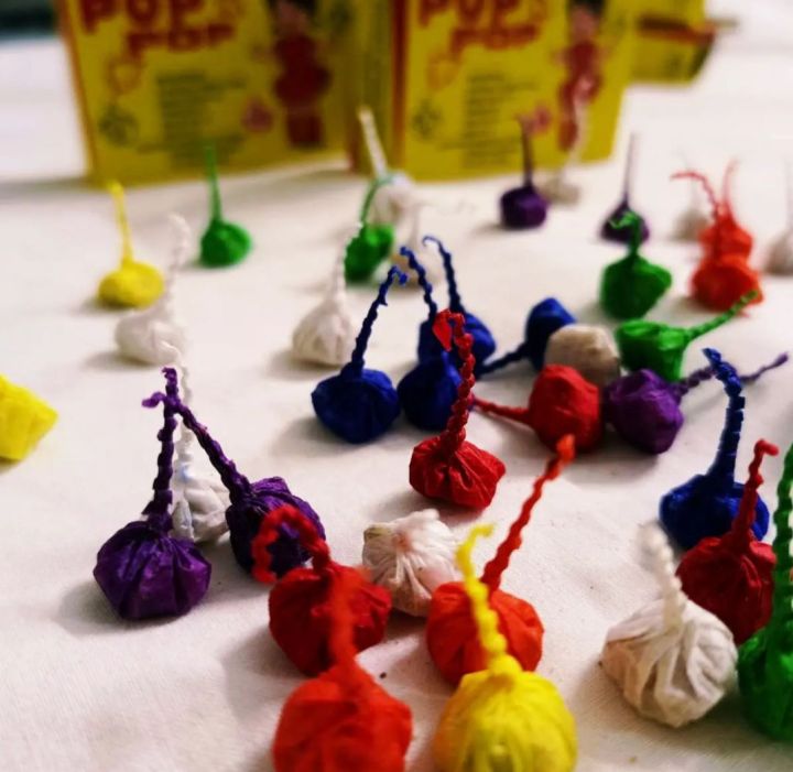 pop%20pop%20crackers%20(pack%20of%2010)%20%20for%20kids%20-%20Image%203