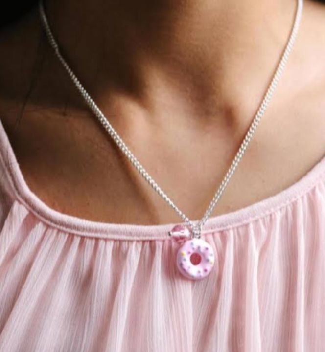 Mini%20Dount%20Pandent/Naclace%20/Unique/Rare%20To%20Find/Sophisticated%20Chain/Dount%20Rare%20Ro%20Find.%20-%20Image%204