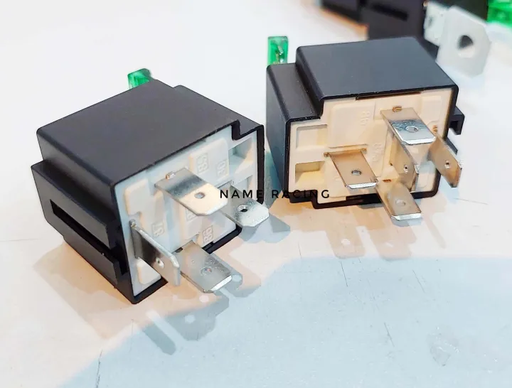 Relay%2012v%2024v%20relay,%20built-in%20fuse%2012V%20and%2024V%2030%20amp%20relay,%20both%204%20pin%20and%205%20pin%20with%20full%20housing%20(black%20delay)%20-%20Image%204