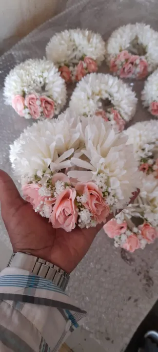 gajra%20kangan%20bangle%20artificial%20flowers%20pink%20and%20white%20imported%20floral%201%20hand%201%20peice%20-%20Image%203