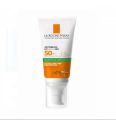 la roche posay sunblock anthelios Uvmune 400 50+. 