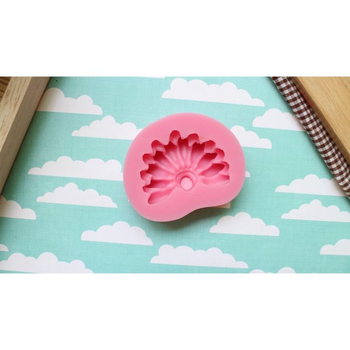 Fondant%20Mold,%20Banana%20Comb,%20Can%20Press%20Floating%20Lotus%20Flowers,%20F-17%20-%20Image%203
