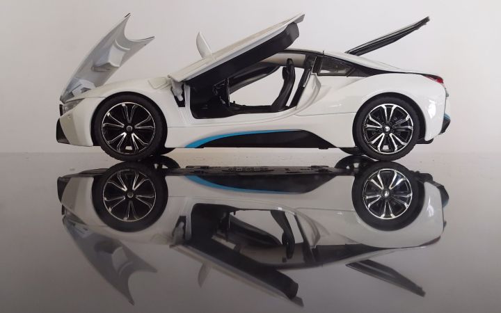 Diecasts%20&%20Toy%20Vehicles%20BMW%20I8%201:24%20Alloy%20Collection%20Model%20Car%20-%20Image%207