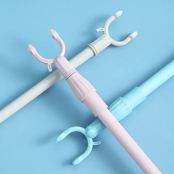 Telescopic%20Clothes%20Fork%20%E2%80%93%20Adjustable%20Retractable%20Laundry%20Rod%20for%20Drying%20&%20Hanging%20Clothes%20-%20Image%207
