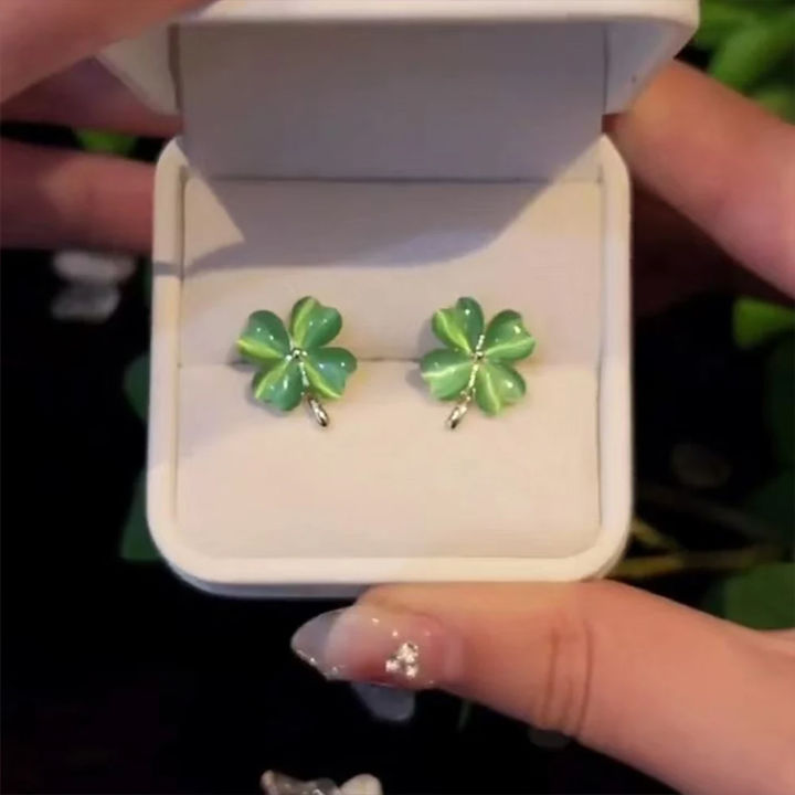 Fashionable%20Green%20Leaf%20Small%20Stud%20Earrings%20Chic%20Gold%20Color%20Metal%20Posting%20Earrings%20Tiny%20Daily%20Wear%20Jewelry%20For%20Women%20-%20Image%203