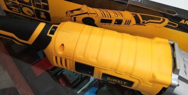 Dewalt%20Angle%20Grinder%205%20INCH%20Variable%20Speed%20Pure%20Copper%20Winding%20-%20Image%203