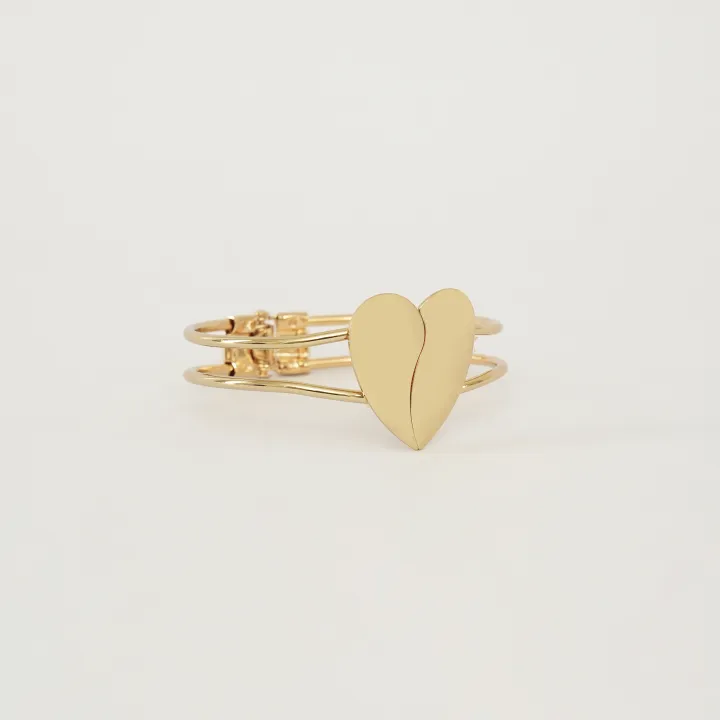 Heart%20Love%20Bangle%20Bracelet%20%E2%80%93%20Fashion%20Cuff%20for%20Women,%20Elegant%20Jewelry%20Accessory%20-%20Image%204