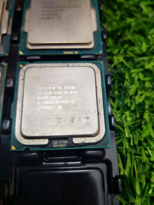 Intel%20Core%202%20Duo%20E8400,%20E4500%20&%20Pentium%20E2200%20Desktop%20Processor%20%7C%20LGA%20775%20Socket%20-%20Image%206