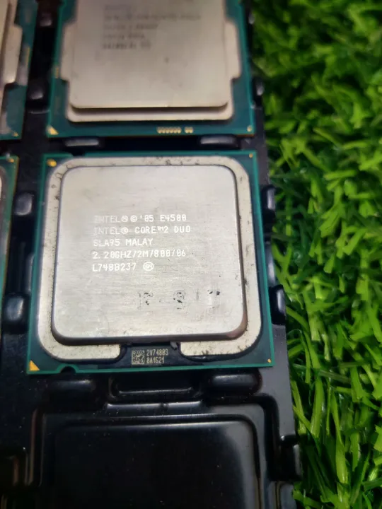Intel%20Core%202%20Duo%20E8400,%20E4500%20&%20Pentium%20E2200%20Desktop%20Processor%20%7C%20LGA%20775%20Socket%20-%20Image%206