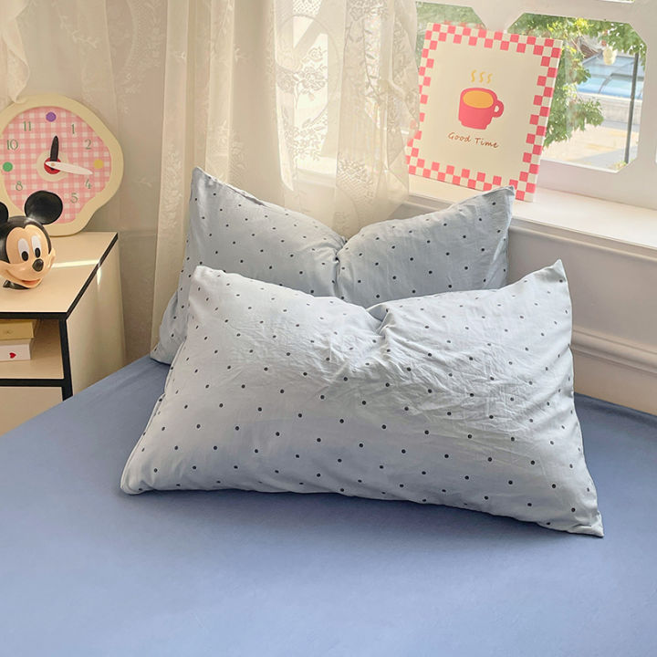 Pre-Washed%20Microfiber%20Duvet%20Cover%20Set%20with%202%20Pillowcases%20-%20Ultra%20Soft%20Wrinkle-Resistant%20Bedding%20Set,%20Hypoallergenic%20&%20Breathable%20-%20Image%203