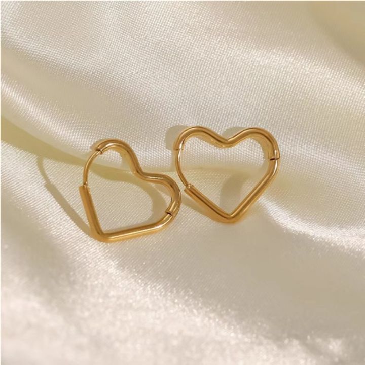 2pcs%20Fashion%20Gold%20Color%20Stainless%20Steel%20Heart%20Earrings%20Studs%20For%20Women%20Girl,%20Simple%20Punk%20Hoop%20Earrings%20Piercing%20Jewelry%20%20-%20Image%204