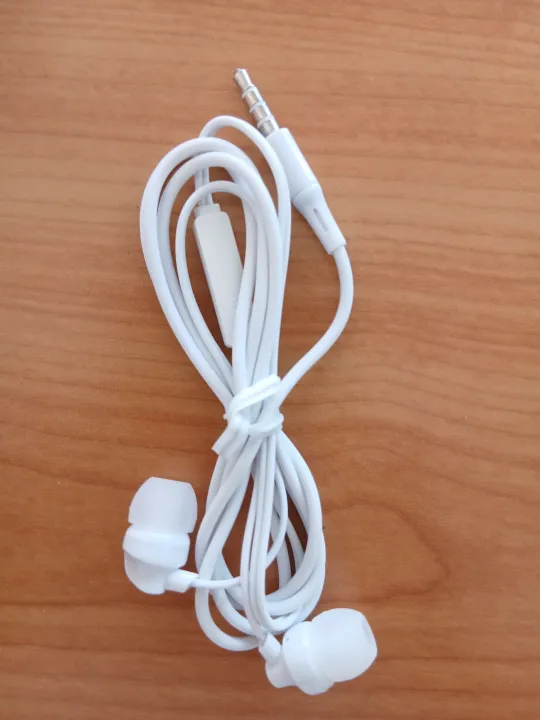 Vdenmenv%20DR26%20wire-controlled%20earphones%20with%20a%203.5mm%20audio%20jack.%20-%20Image%203