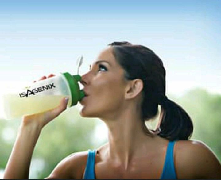 (C). Isagenix Shaker Blender Bottle BPA FREE 750ml