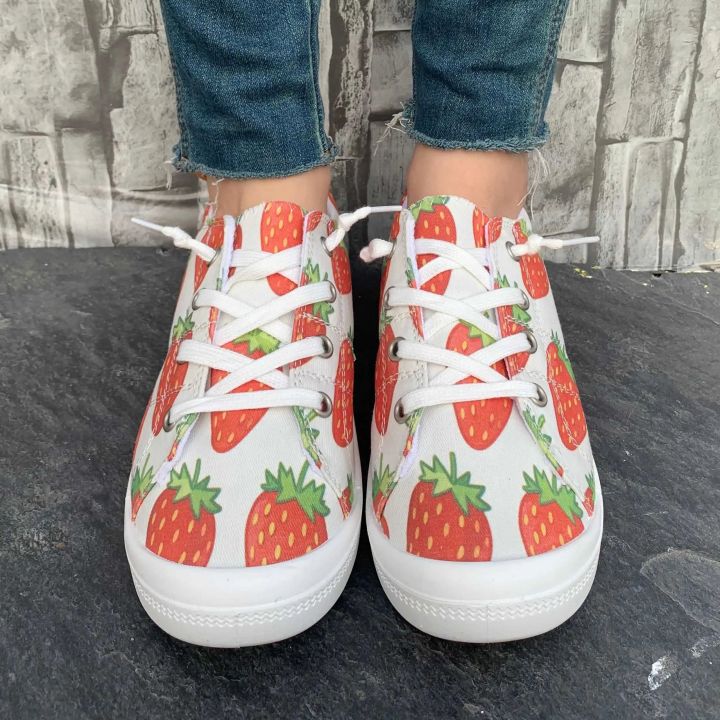A Pair of Women's Casual Style Sneakers, Walking Shoes, Running Shoes, New Spring 2026 Product, Red Strawberry Fruit Print, Comfortable Soft Sole Slip-On Shoes, Couple's Valentine's Day Travel Season Fashion Women's Shoes