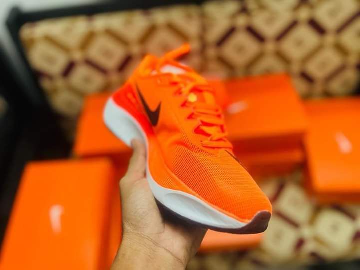 N.i.k.e%20Men's%20running%20shoes%20for%20athletes%20-%20Image%203