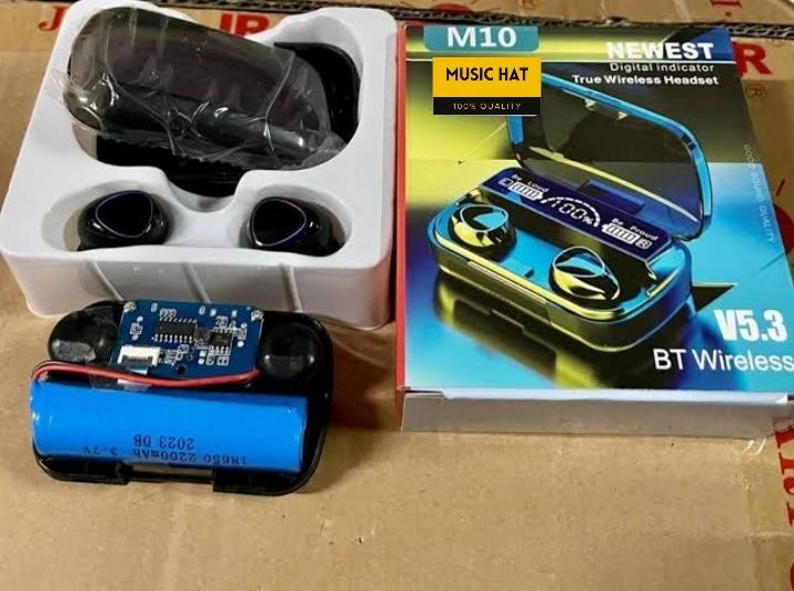 M10%20TWS%20Bluetooth%205.3%20Gaming%20Headset%20Dual%20Mode%20-%20Experiencing%20True%20Wireless%20Freedom%20With%20The%20M10%20-%20Image%203