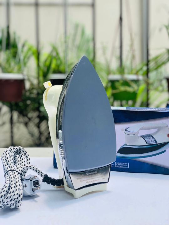 Panasonic%20NI-22AWT%20De-luxe%20Automatic%20Iron-Two%20year%20warranty%20-Heavy%20Duty-Made%20in%20Malaysia%20-%20Image%203