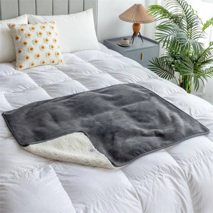 Premium%20Waterproof%20Cat%20&%20Dog%20Blanket,%20Puppy%20Blanket,%20Waterproof%20Dog%20Blanket,%20Blankets%20for%20Dogs,%20Cat%20Blanket%20Slate%20-%20Image%207