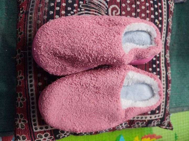 50 code Plain Pink Colour Warm Slippers For Unisex