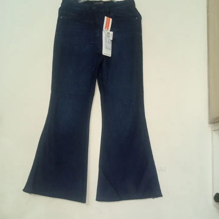 Bell%20Bottom%20jeans%20for%20women%20-%20Image%206