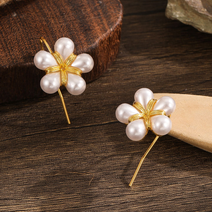 New%20Trendy%20Flower%20Shaped%20White%20Pearl%20Ear%20Hooks%20Fresh,%20Sweet%20and%20Creative%20Pastoral%20Style%20Earringsfor%20Women%20Bridal%20Engagement%20Wedd%20-%20Image%204