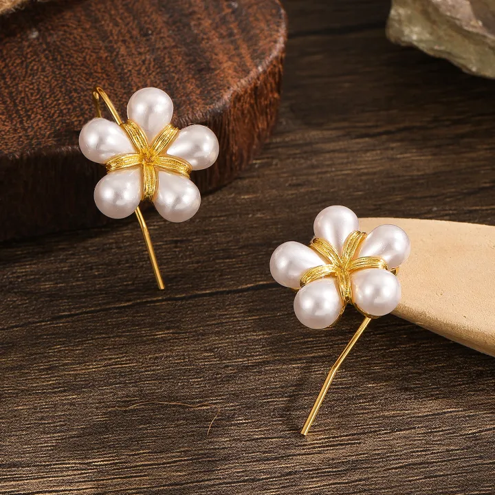 New%20Trendy%20Flower%20Shaped%20White%20Pearl%20Ear%20Hooks%20Fresh,%20Sweet%20and%20Creative%20Pastoral%20Style%20Earringsfor%20Women%20Bridal%20Engagement%20Wedd%20-%20Image%204