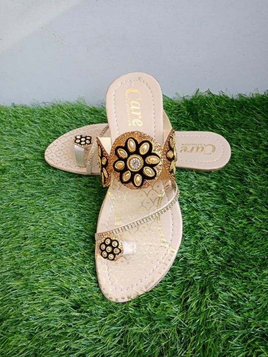 New%20Chappal%20for%20women%20and%20girls%20-%20Image%204