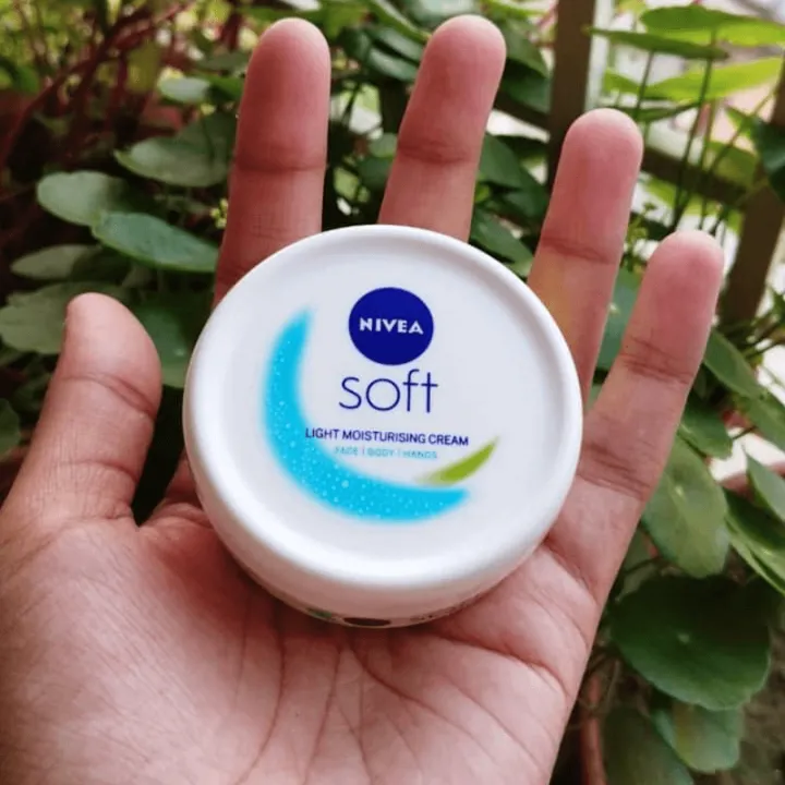Nivea%20Soft%20Light%20Moisturising%20Cream%20-%20Image%202