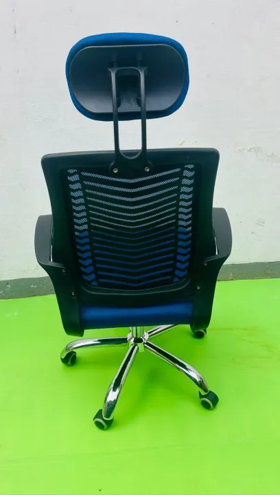 (FP-M-23-Ss)%20Executive%20office%20chair%20V-mash%20Blue%20Revolving%20Chair%20with%20Headrest%20Chair%20-%20Image%205