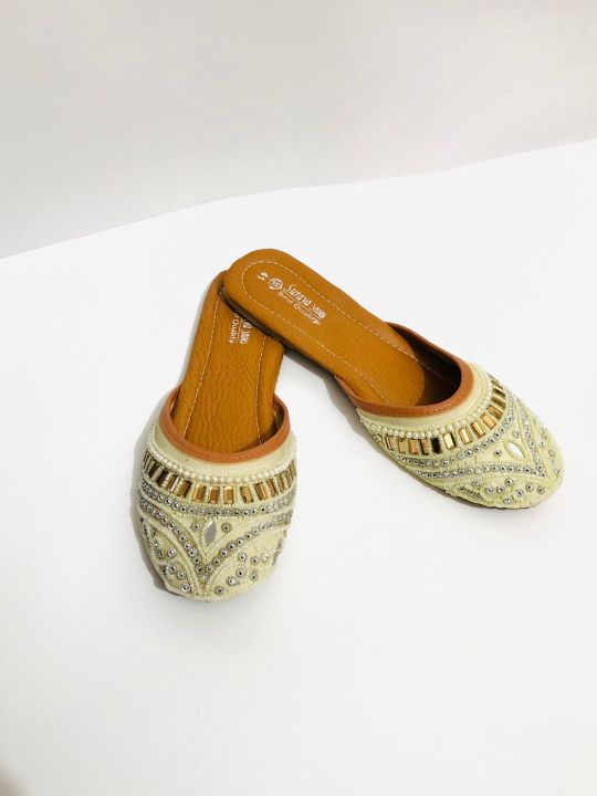 Girls%20Beautiful%20Gorgeous%20Rajsthani%20Half%20Nagra%20Shoes%20%7C%20Half%20Nagra%20-%20Image%205