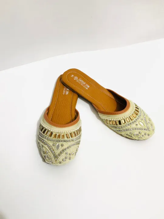Girls%20Beautiful%20Gorgeous%20Rajsthani%20Half%20Nagra%20Shoes%20%7C%20Half%20Nagra%20-%20Image%205