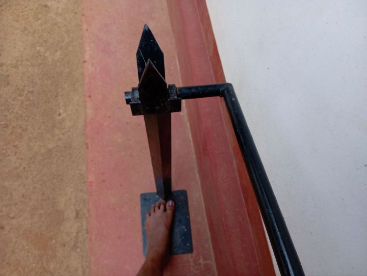 coconut%20husk%20removing%20tool%20-%20Image%206