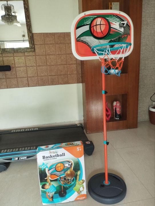 Portable%20Indoor%20and%20Outdoor%20Basketball%20Play%20Set%20Adjustable%20-%20Image%204
