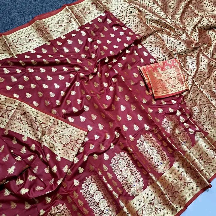 ব্লাউজ পিস ছাড়া মহিলাদের জন্য সফট সিল্ক মেরুন কালার কাতান শাড়ি