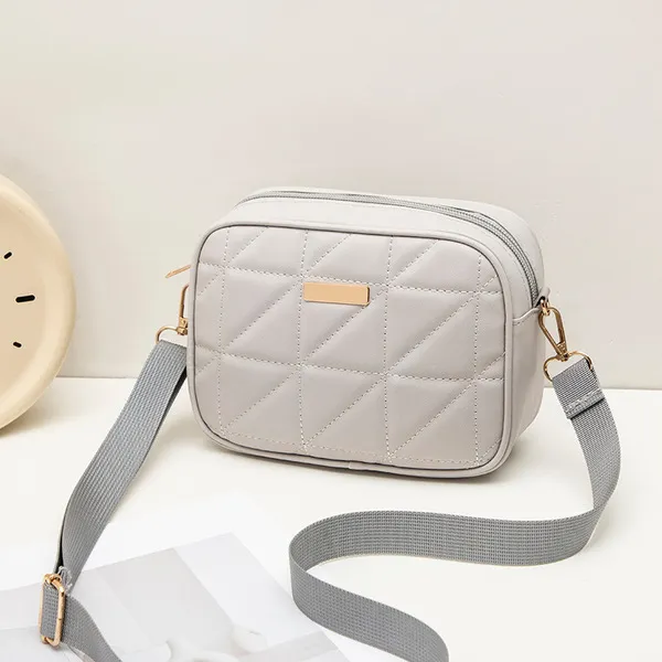 Women's%20Quilted%20Embroidered%20Crossbody%20Bag%20-%20Trendy%20Fashion%20in%20Tofu%20Leather,%20Available%20in%20Solid%20Colors.%20-%20Image%204