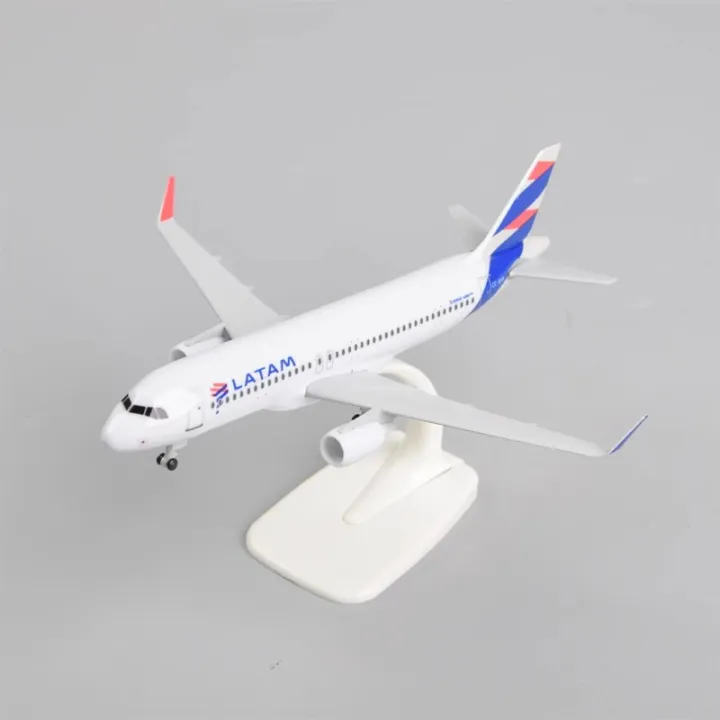 Latam%20Airlines%20A320%2020cm%20Diecast%20Metal%20Alloy%20Plane%20Model%20Scale%20Aircraft%20With%20Landing%20Gears%20Children'S%20Toys%09Airbus%20A320%20Collected%20-%20Image%206