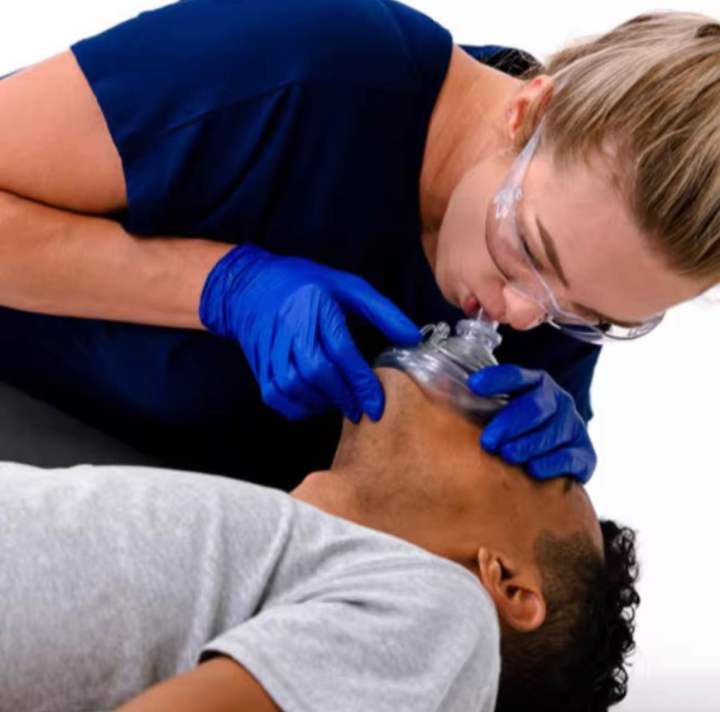 CPR%20mask%20for%20training%20-%20Image%202