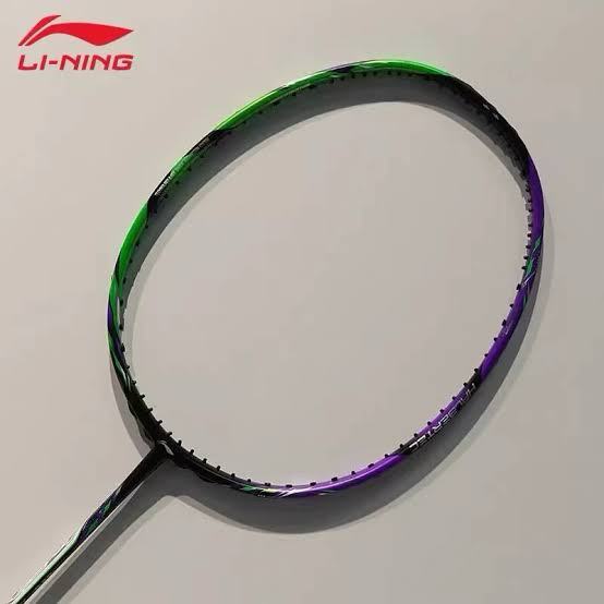 kiLining%20halbertec%209000%2030lbs%20badminton%20racket%20light%20weight%20with%20gut%20and%20grip%20-%20Image%203