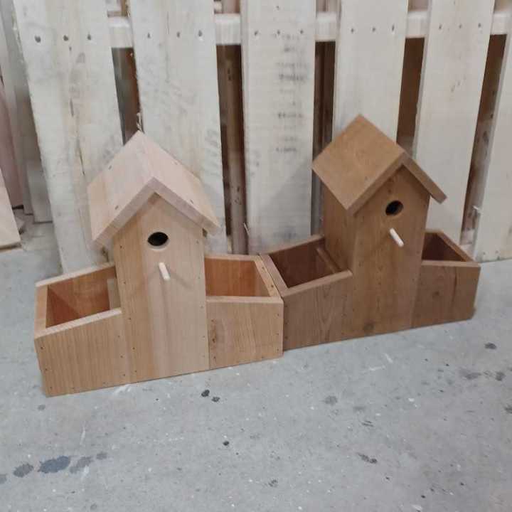 Wooden%20Birdhouse%20with%20Dual%20Planter%20Box%20%E2%80%93%20Handmade%20Garden%20Decor%20-%20Image%203