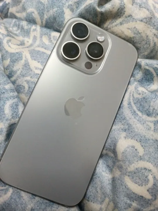 iPhone%2015%20Pro%20/%20iPhone%2015%20Pro%20Max%20-%20Back%20Transparent%20Matte%20Sheet%20with%20Logo%20Cut%20-%20Unbreakable%20membrane%20sheet%20for%20360%C2%B0%20Protection%20-%20Image%204