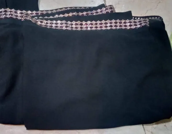 round%20chadder%20with%20one%20side%20stone%20work%20hijaab%20chadder%20-%20Image%202