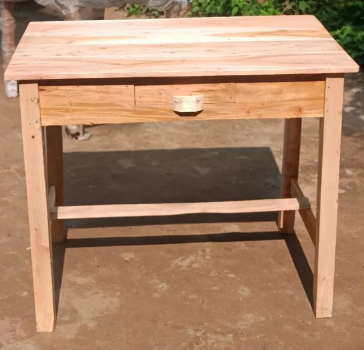 Daining%20table%203/2.5%20feet%20-%20Image%202