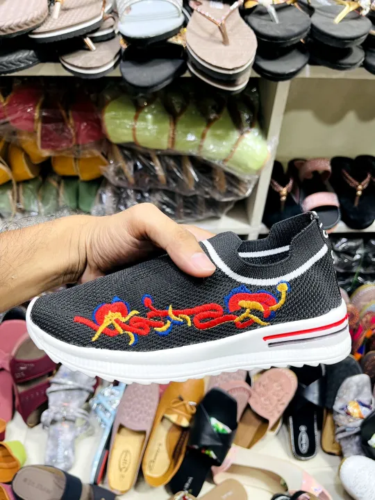 fashionable%20sneakers%20and%20converse%20for%20women%20-%20Image%206