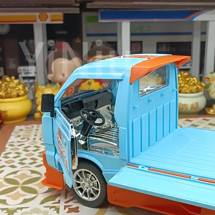 Suzuki Carry Pickup Truck 1:24 Alloy Diecast Model – Modified Design, Sound & Light, Pull-Back Toy for Kids Gift