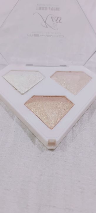 Beautiful shape NOOR ALAZAWI COSMETICS POWDER  3in 1