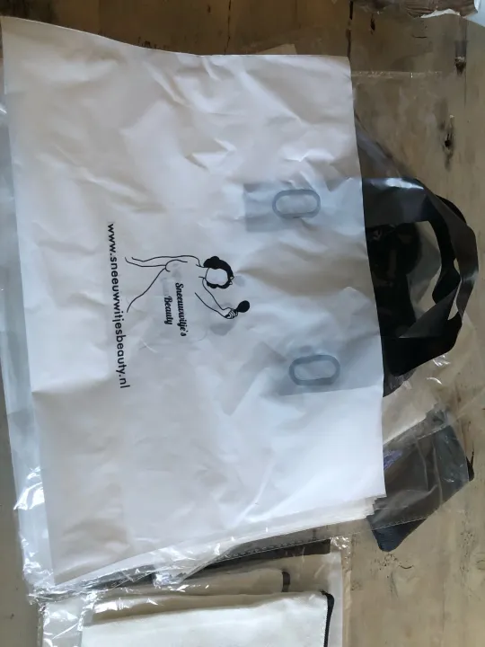 100pcs%20Custom%20Logo%20Colorful%20Shopping%20Bags%20With%20Handle%20Plastic%20Gift%20Bag%20Print%20One%20Color%20Logo%20On%20Double-sided%20Free%20Design%20Print%20-%20Image%205