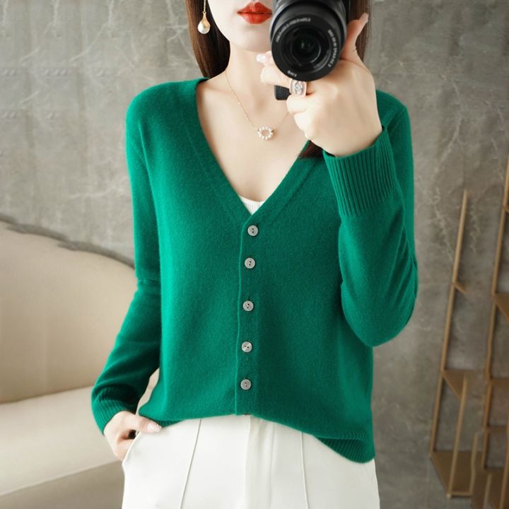 2025%20new%20V-Neck%20Temperament%20Small%20Fragrance%20Women's%20Knitted%20Sweater%20Coat%20Special%20Cardigan%20ZHI%20D035%20-%20Image%202