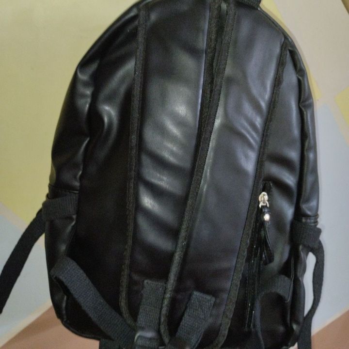 deal%20of%202%20bags%20one%20from%20saudia%20arab%20Trendy%20Black%20Leather%20Bag%20Outfitters%20-%20Image%202