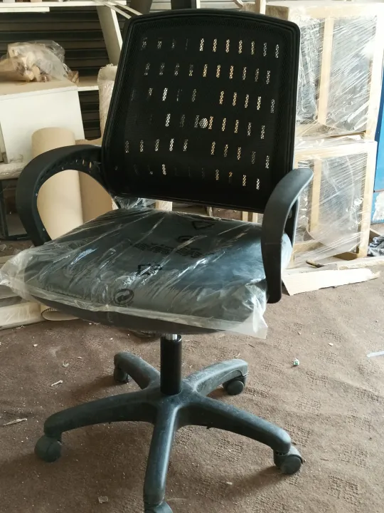 Revolving%20Chair%20Relax%20Back%20support%20office%20chair%20-%20Image%202