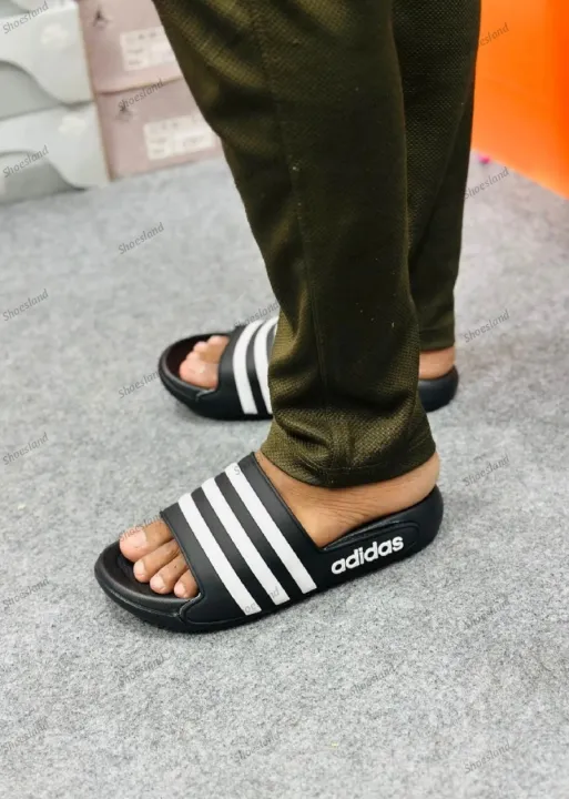 Adidas%20Style%20Men's%20Slide%20Slipper%20%E2%80%93%20Comfortable%20&%20Stylish%20EVA%20Sole%20Sandal%20for%20Indoor%20&%20Outdoor%20Use%20-%20Image%207